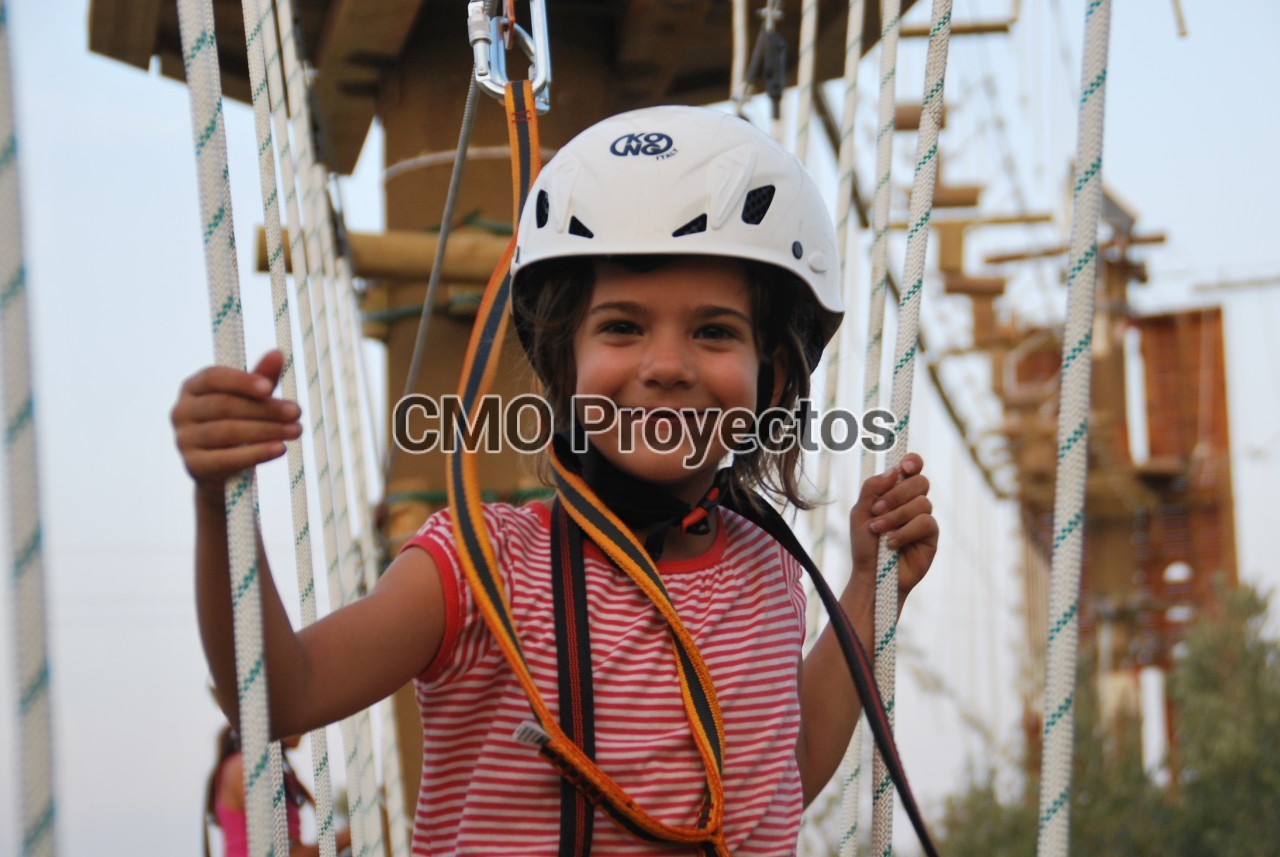 Circuitos infantiles en mini-tótem en Parque Multiaventura CMO Proyectos
