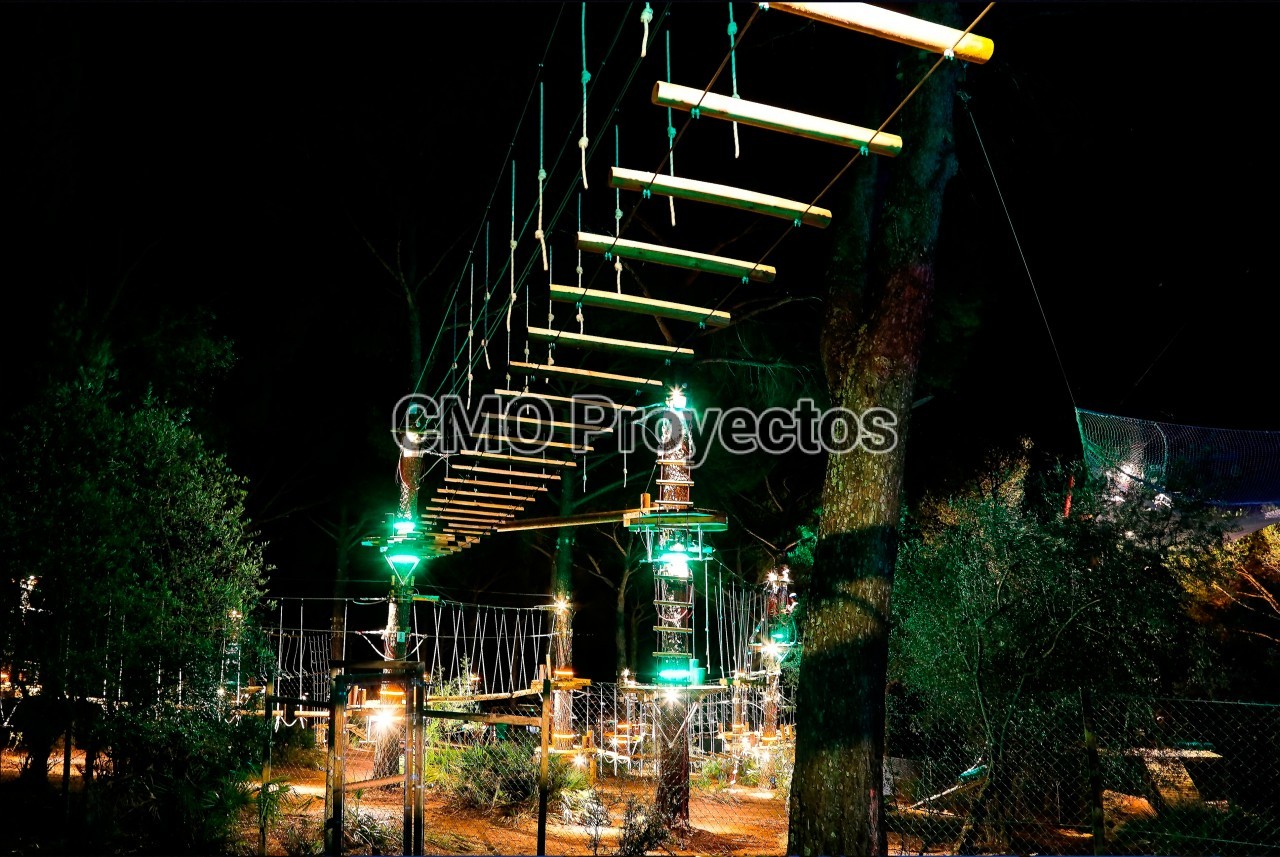Night lighting en Parque Multiaventura CMO Proyectos